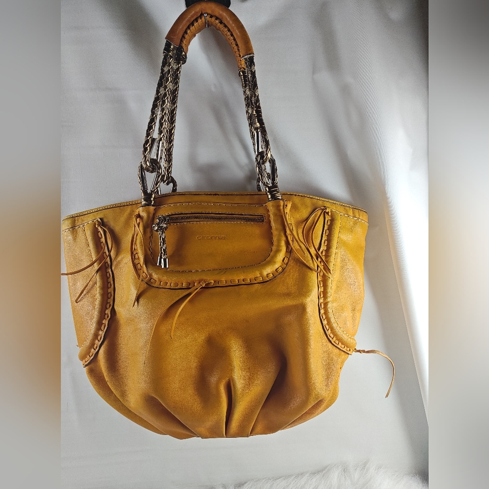 Rere Find Cromia Vintage Leather Handbag Made in Italy large unique Handle